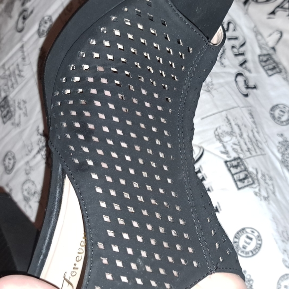 For ever 21 black net heels - Picture 10 of 10
